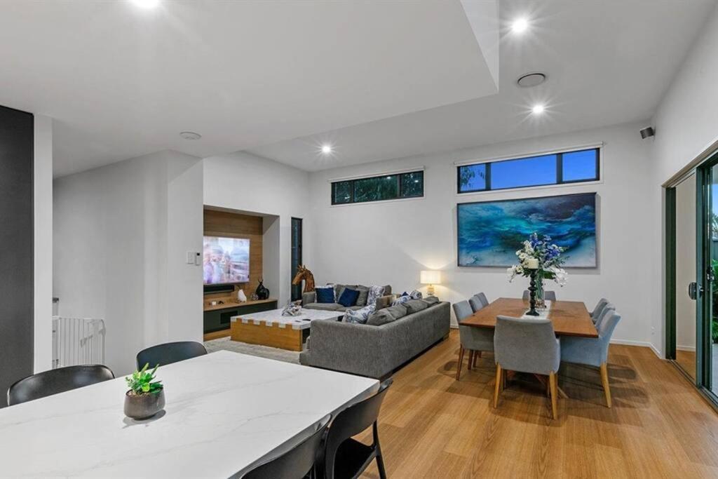 Beachside Buddina Luxury Family House 5 Bedrooms מראה חיצוני תמונה