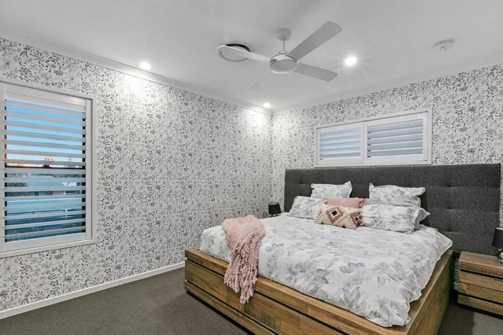 Beachside Buddina Luxury Family House 5 Bedrooms מראה חיצוני תמונה